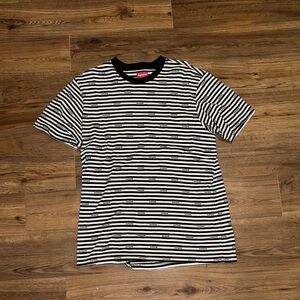 Men’s Supreme Tshirt